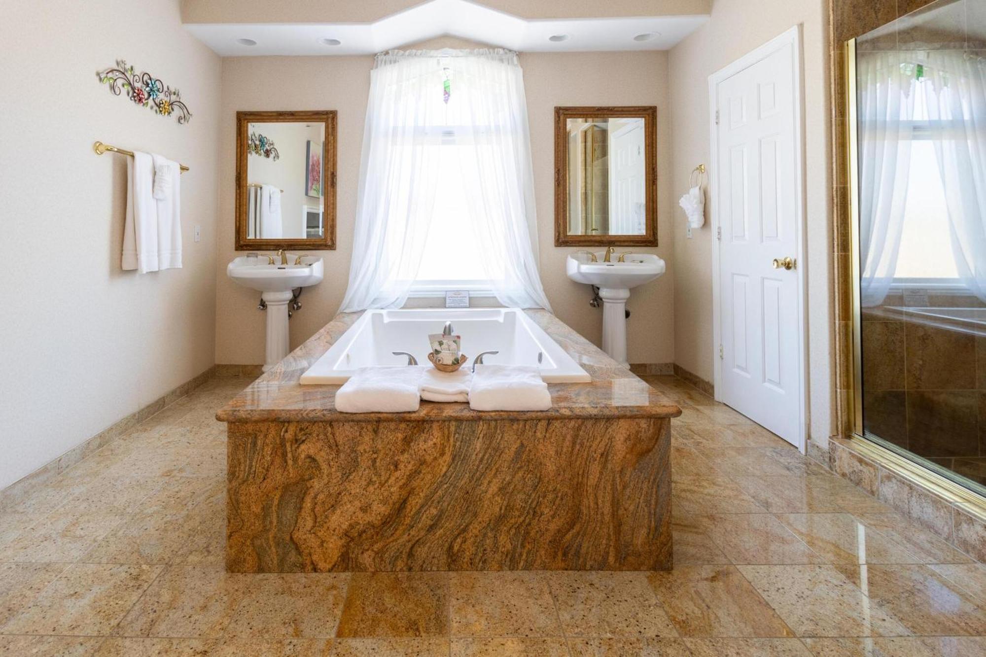 Churon Inn Winery Temecula Room photo